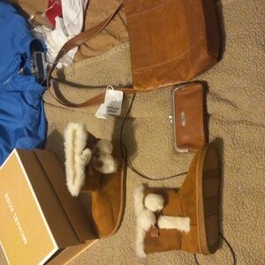 Brand new never been worn Justice boots size 7